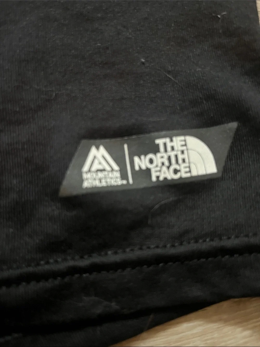 Men’s north face top
